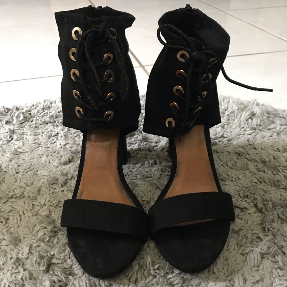 Bamboo black laced up ankle heels